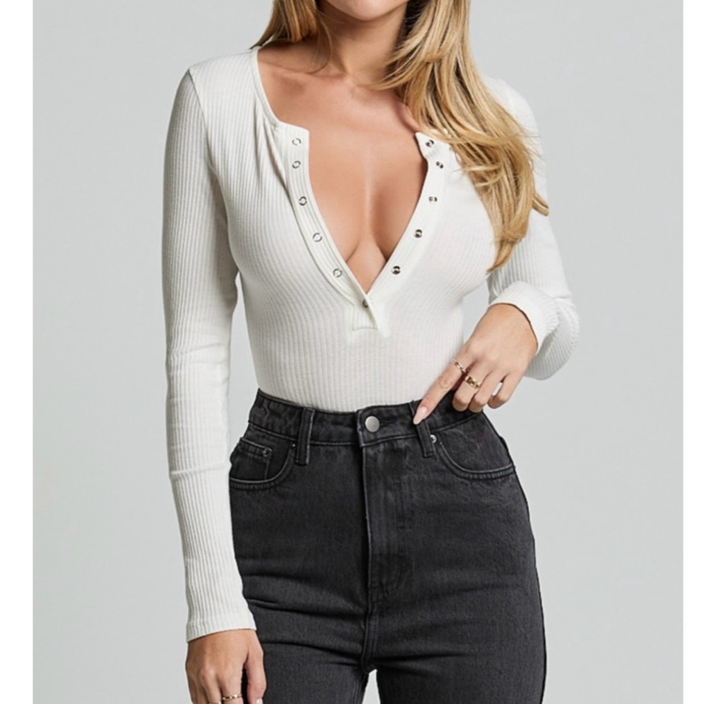 Women's Cream Ribbed Long Sleeve Bodysuit